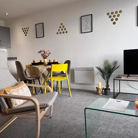 Апартаменты Luxury 2 Bed With Skyline Views. Манчестер