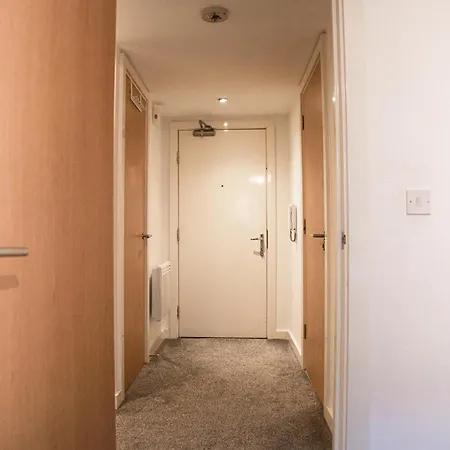 Apartmán Luxury King Bed Near Old Trafford Stadium