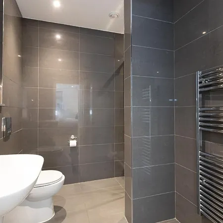 Pillo Serviced - Arena Apartment