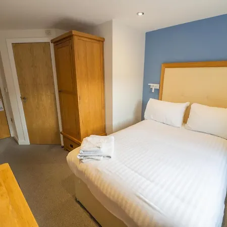 The Waterside And Leisure Club Hotel