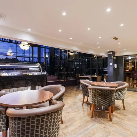 Otel The Waterside And Leisure Club Manchester
