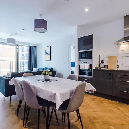 Hilltop Serviced - Ancoats Apartment