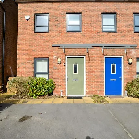 Gasthof Family Friendly With Parking & Garden Manchester