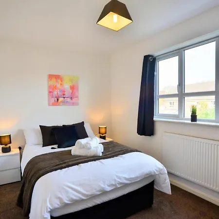 Family Friendly With Parking & Garden * Mánchester