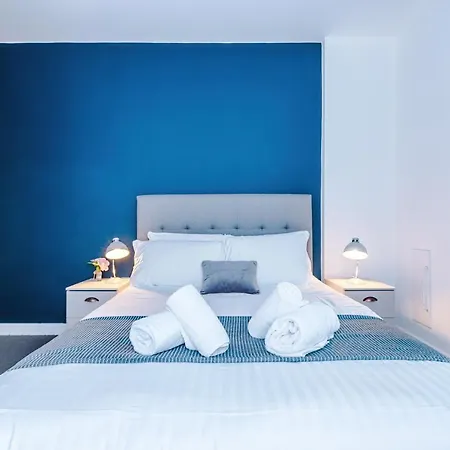 Hilltop Serviced - Ancoats Apartment *