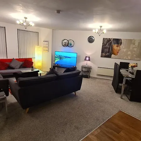 Luxury 2 Bed With Free Wi-fi & Parking Manchester
