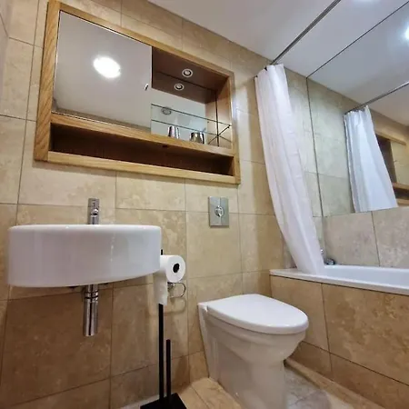 Tranquil Waterside Retreat * Μάντσεστερ