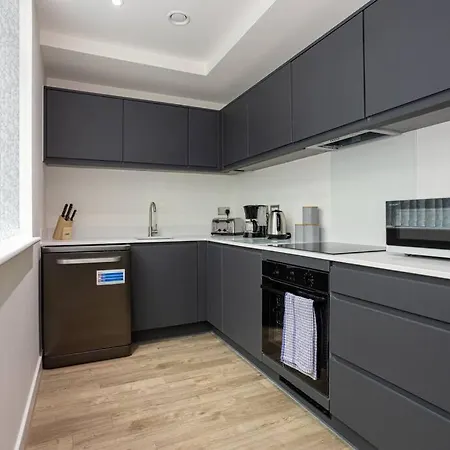 Modern And Stylish 1 Bedroom Flat In Old Trafford *