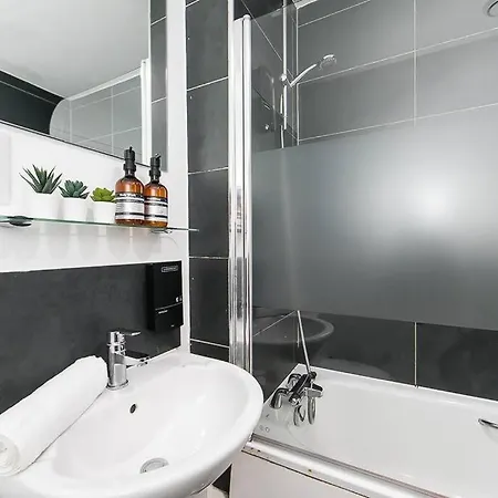 Appartement 2 Bedroom Sleeps 6 Centre *