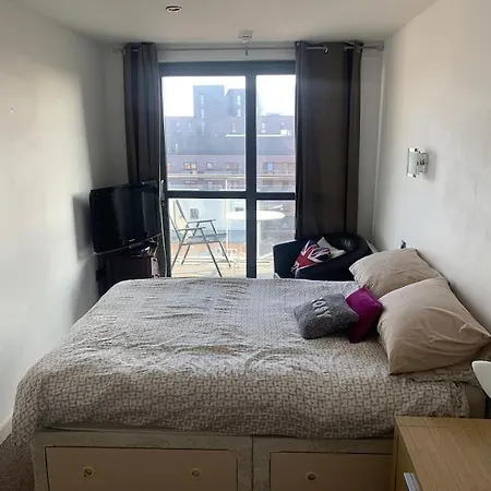 Centre Duplex 2 Bed Double Balcony Apt * Manchester