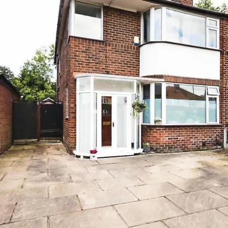 4 Bed Parkville House Holiday home Manchester