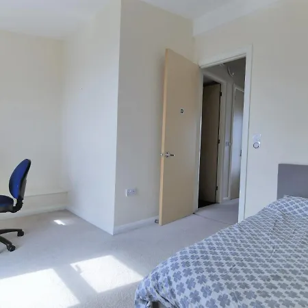 Private Bedroom - Shared Facilities - Free Parking - Close To Ethiad Centre Alojamento de Acomodação e Pequeno-almoço Manchester