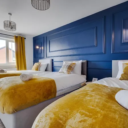 Vakantiehuis Spacious 5br - Coop Live & Etihad - Pool Table