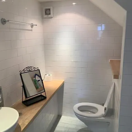 Apartment Centre Duplex 2 Bed Double Balcony Apt *