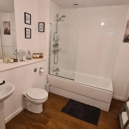 Appartement Luxury 2 Bed With Free Wi-fi & Parking Manchester