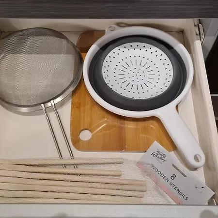 Luxury 2 Bed With Free Wi-fi & Parking Appartement *