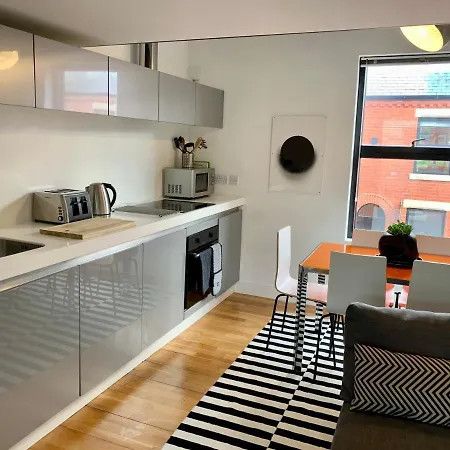 Apartment Designer House And Garden With Parking *