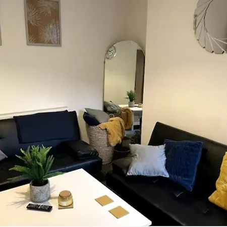 Whole House - Fast Wifi & Free Parking - Contractor Friendly By Irwell Apartment Manchester