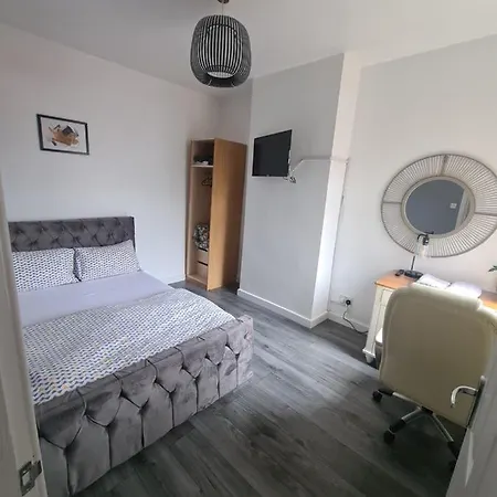 アパート Lovely 2-bedroom House Close To Media City.