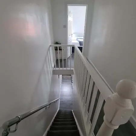 Lovely 2-bedroom House Close To Media City. Manchester