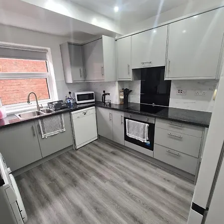 Apartment Lovely 2-bedroom House Close To Media City. Manchester
