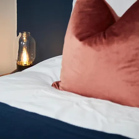 Fabulous 5 Bed House W Parking *