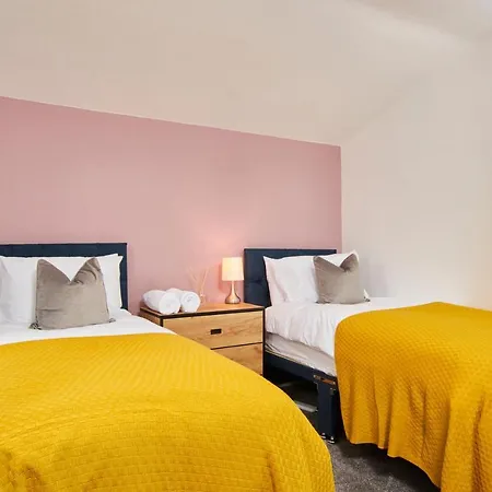 Beaut 5 Bed House W Parking Holiday home *