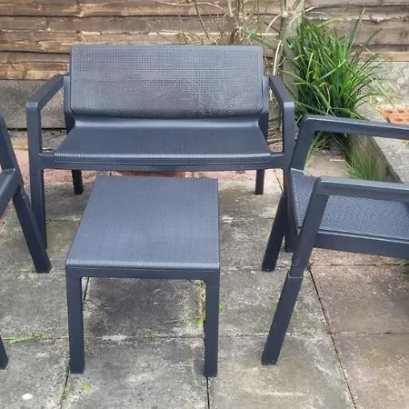 Holiday home Entire 2 Bedroom House - Manchester