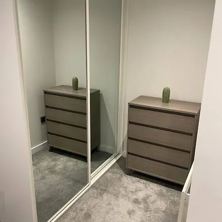 1 Bedroom Flat In