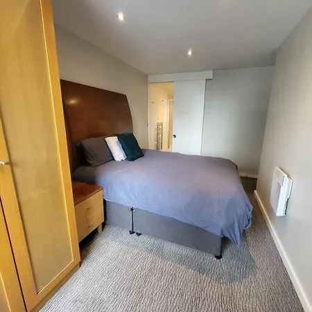 Fantastic 2 Bedroom *