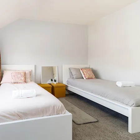 K Suites - Franklyn Road Apartament