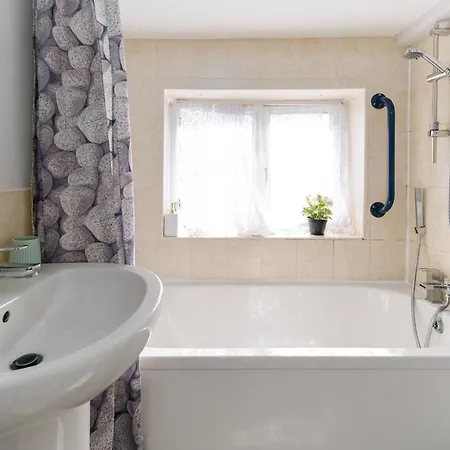 K Suites - Franklyn Road Apartament *