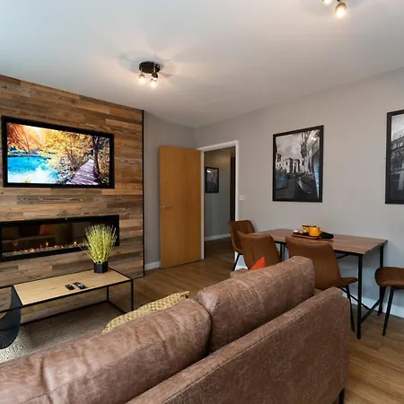 High Street Town House 4*