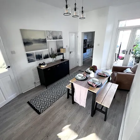 펜션 House In