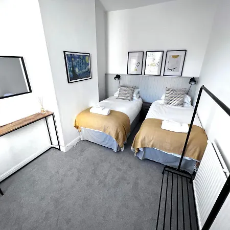 House In Tatil Evi Manchester