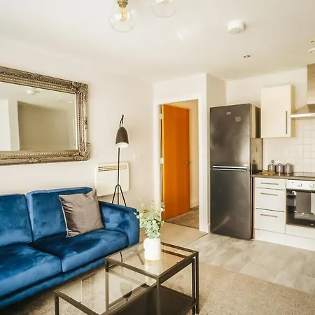 Apartment Chic 2 Bedroom Salford Quays The Lowry