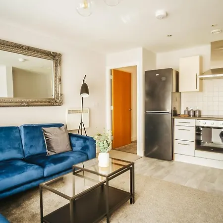 Chic 2 Bedroom Salford Quays The Lowry Apartment