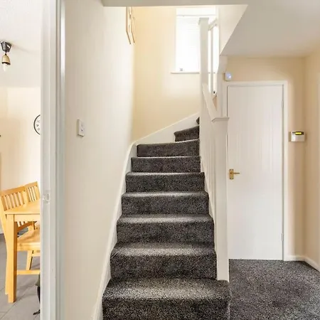 New Getaway - Free Gated Parking With Fob