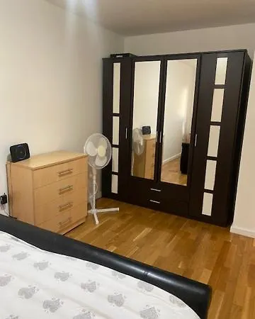 Eaglet 2 Bedroom Luxury Near Etihad Staduim *