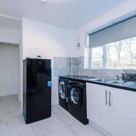 Three Bedroom House In Appartement *