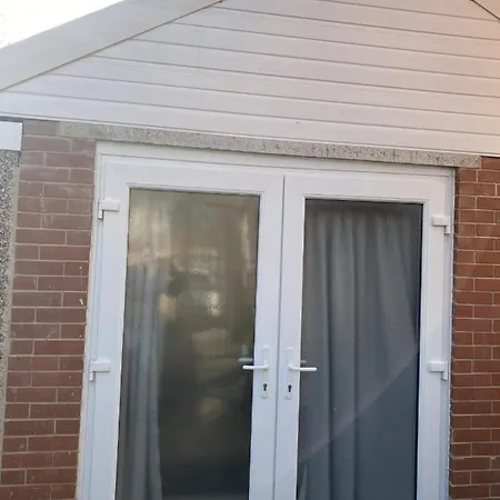 Guest house Modern With Private Entrance *