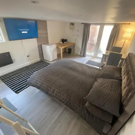 Modern With Private Entrance *