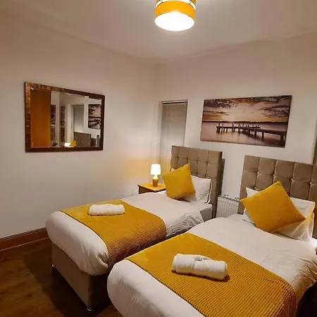 Cheerful 3-bedroom In Stretford Prázdninový dům