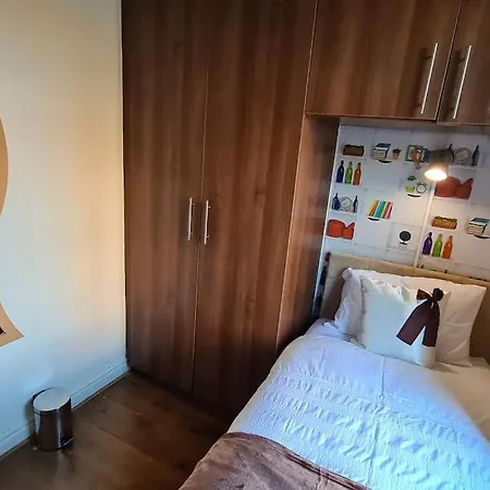 Cheerful 3-bedroom In Stretford Prázdninový dům