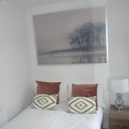 2 Bed Flat Near Deansgate * Manchester
