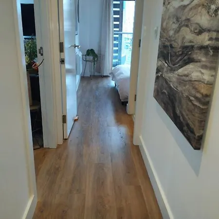 Stylish Modern Spacious Very Central 2 Bed 2 Bath Manchester