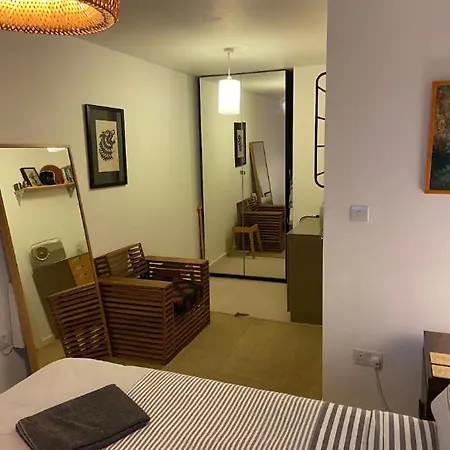 2 Bedroom Modern Flat In - Free Parking Manchester