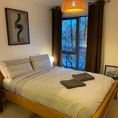 Appartement 2 Bedroom Modern Flat In - Free Parking *