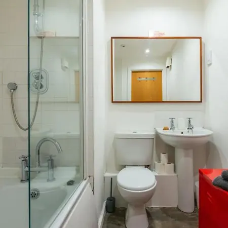 Apartment 2 Bedroom Modern Flat In - Free Parking Manchester