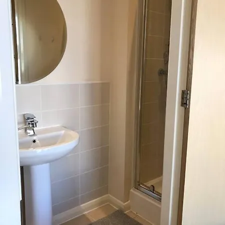 Great House + Air Conditioning + Free Car Parking * Manchester